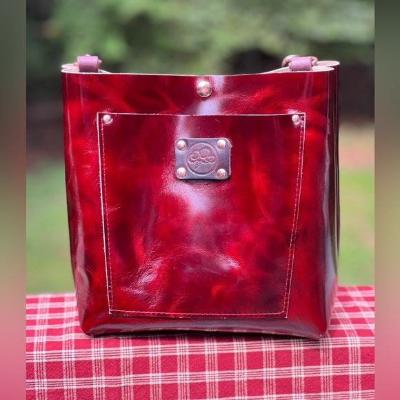 [SOLD] Artisan Made Original Little Raincloud Leather Goods Small Shoulder Bag. - Picture 3 of 14